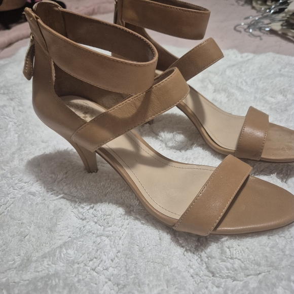 Vince Camuto Tan Heels with Modern Straps..SIZE:7M - Picture 3 of 13